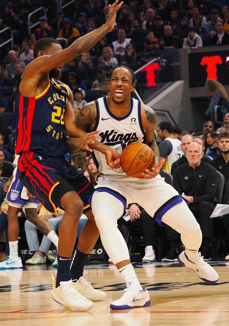 AYX爱游戏中国-德罗巴连续七场比赛得分超过领先优势明显，篮网不断突破！观众掌声雷动-AYX爱游戏中国