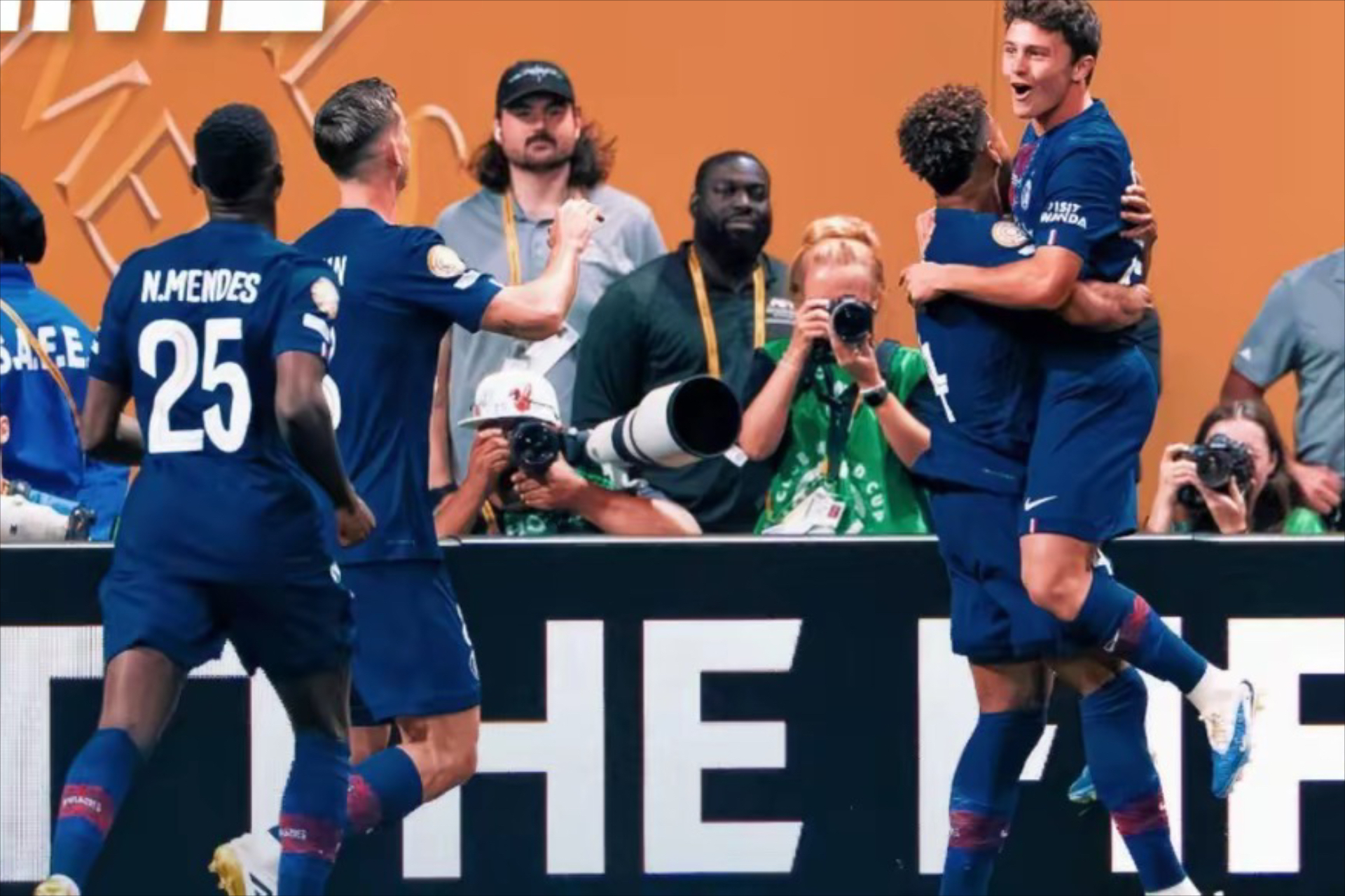 爱游戏体育-欧冠今晚走向成谜，巴塞罗那内部沟通，更衣室稳定，球探报告显示潜力的简单介绍-爱游戏体育