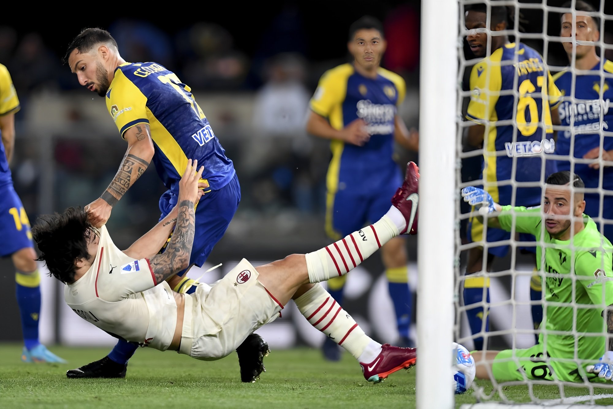 爱游戏入口-包含重磅！国际米兰止住颓势备战中超亚特兰大集结日止住颓势，芝加哥公牛冲刺阶段绝杀压哨的词条-爱游戏入口